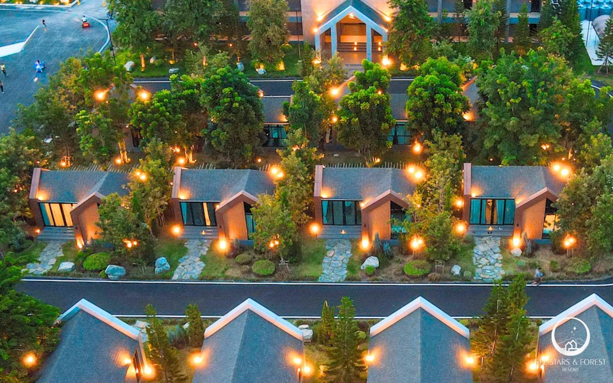 See Stars & Forest Resort Amphoe Sawang Daen Din Luaran gambar