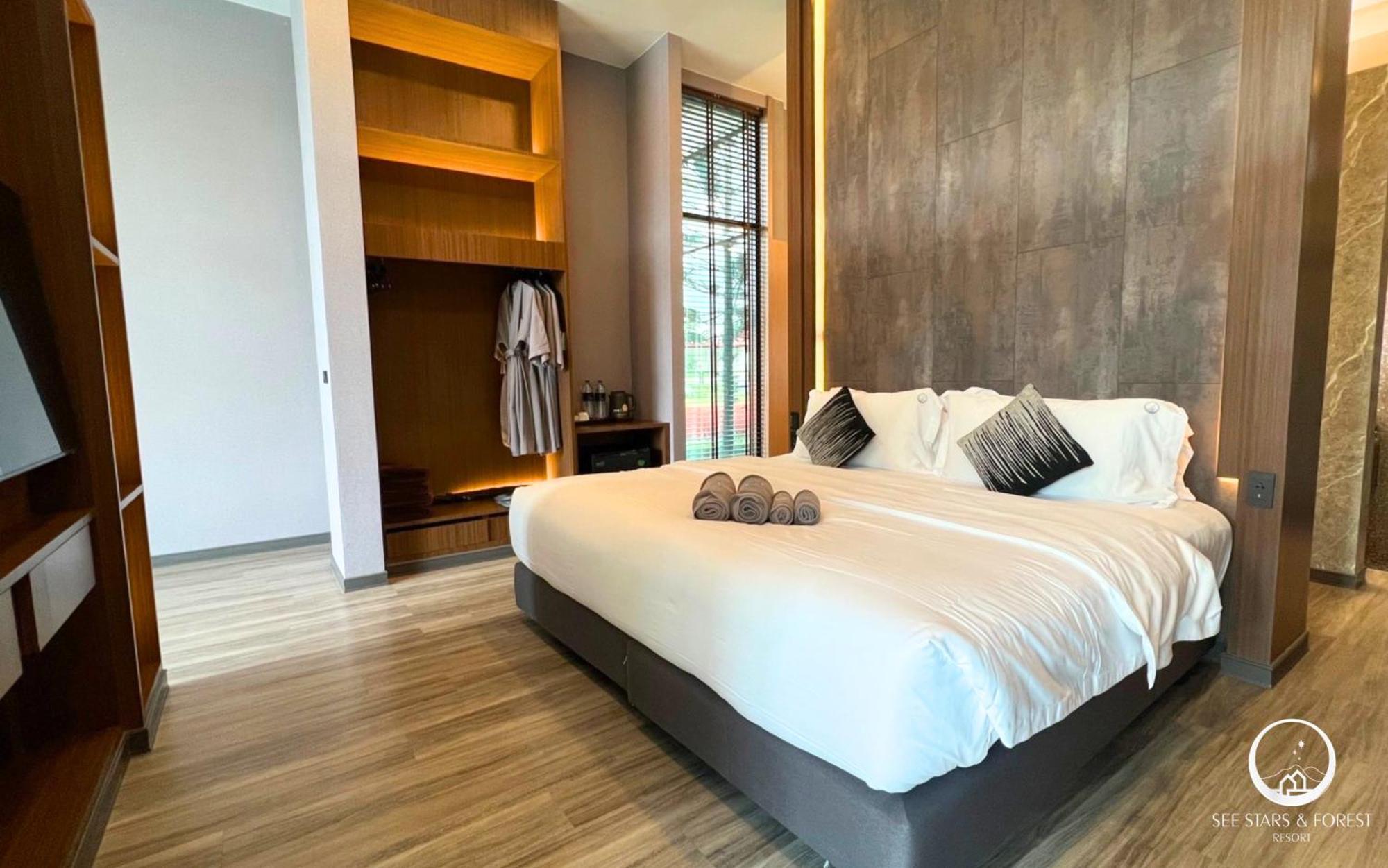 See Stars & Forest Resort Amphoe Sawang Daen Din Luaran gambar