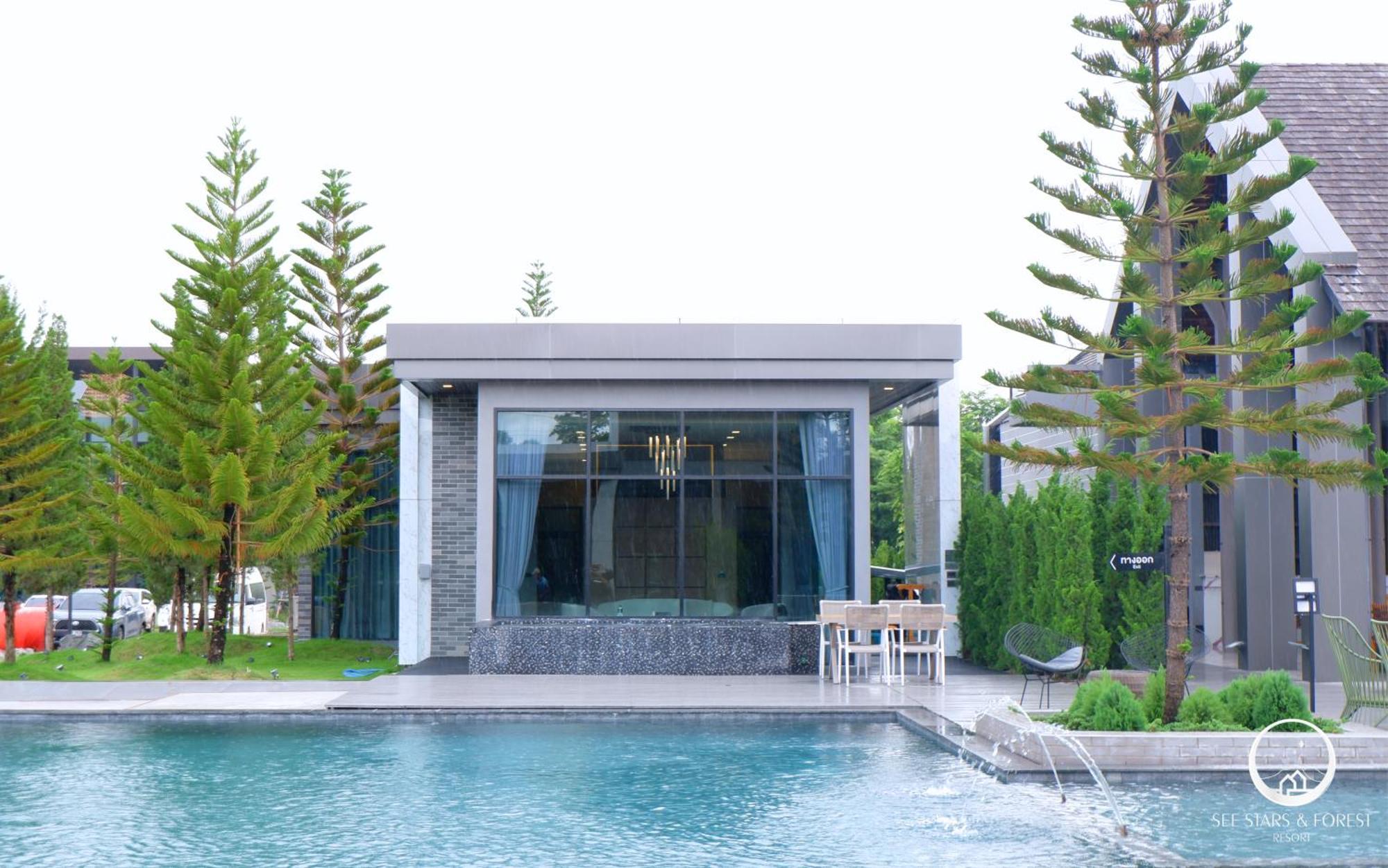 See Stars & Forest Resort Amphoe Sawang Daen Din Luaran gambar