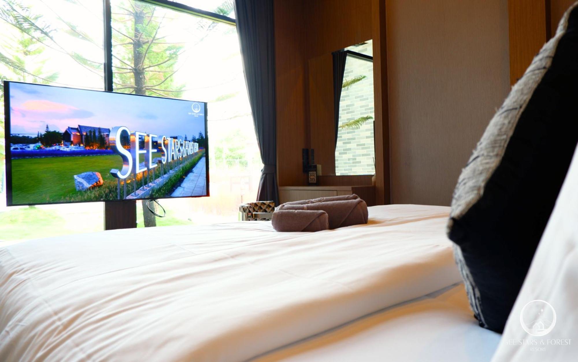 See Stars & Forest Resort Amphoe Sawang Daen Din Luaran gambar
