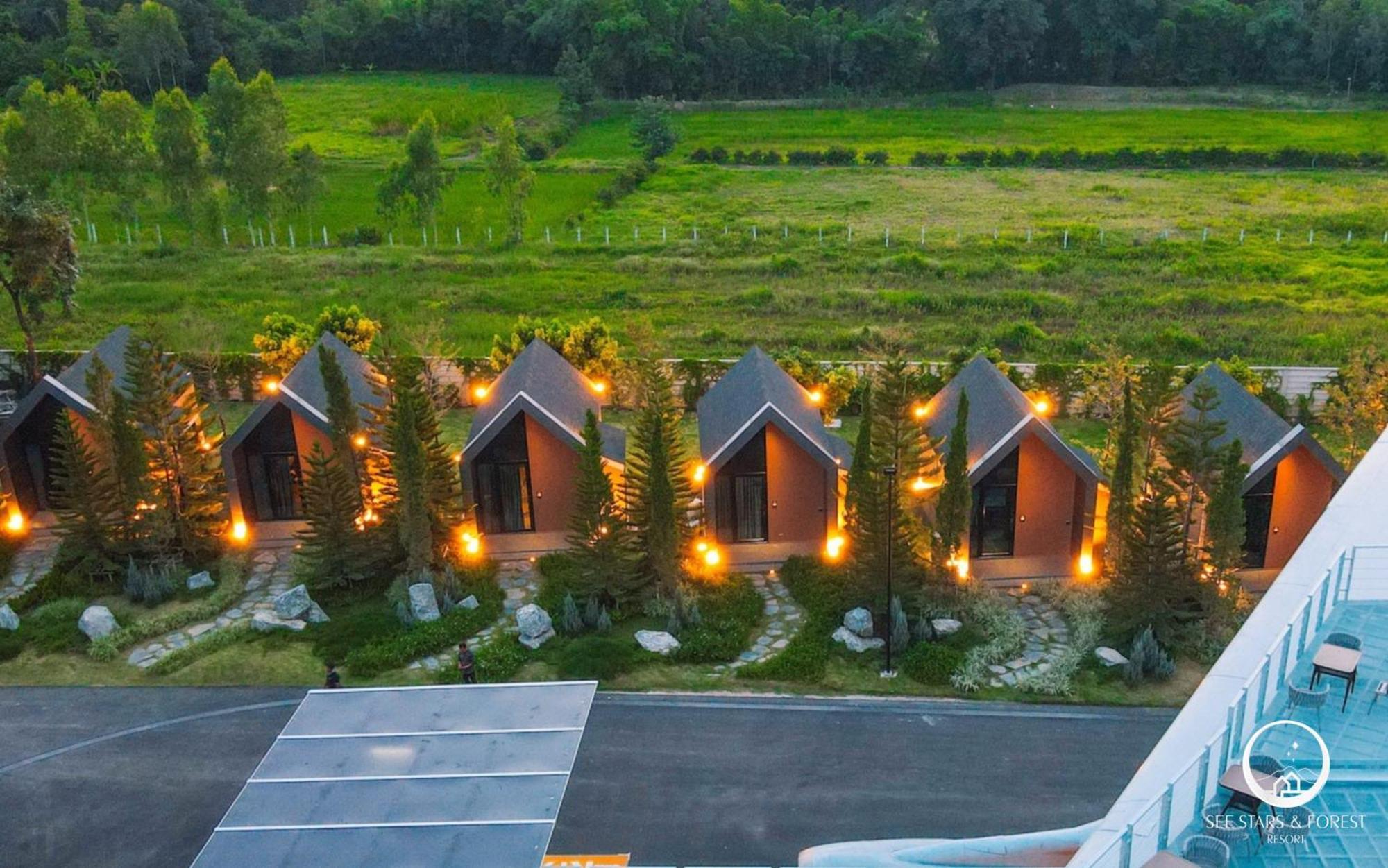 See Stars & Forest Resort Amphoe Sawang Daen Din Luaran gambar