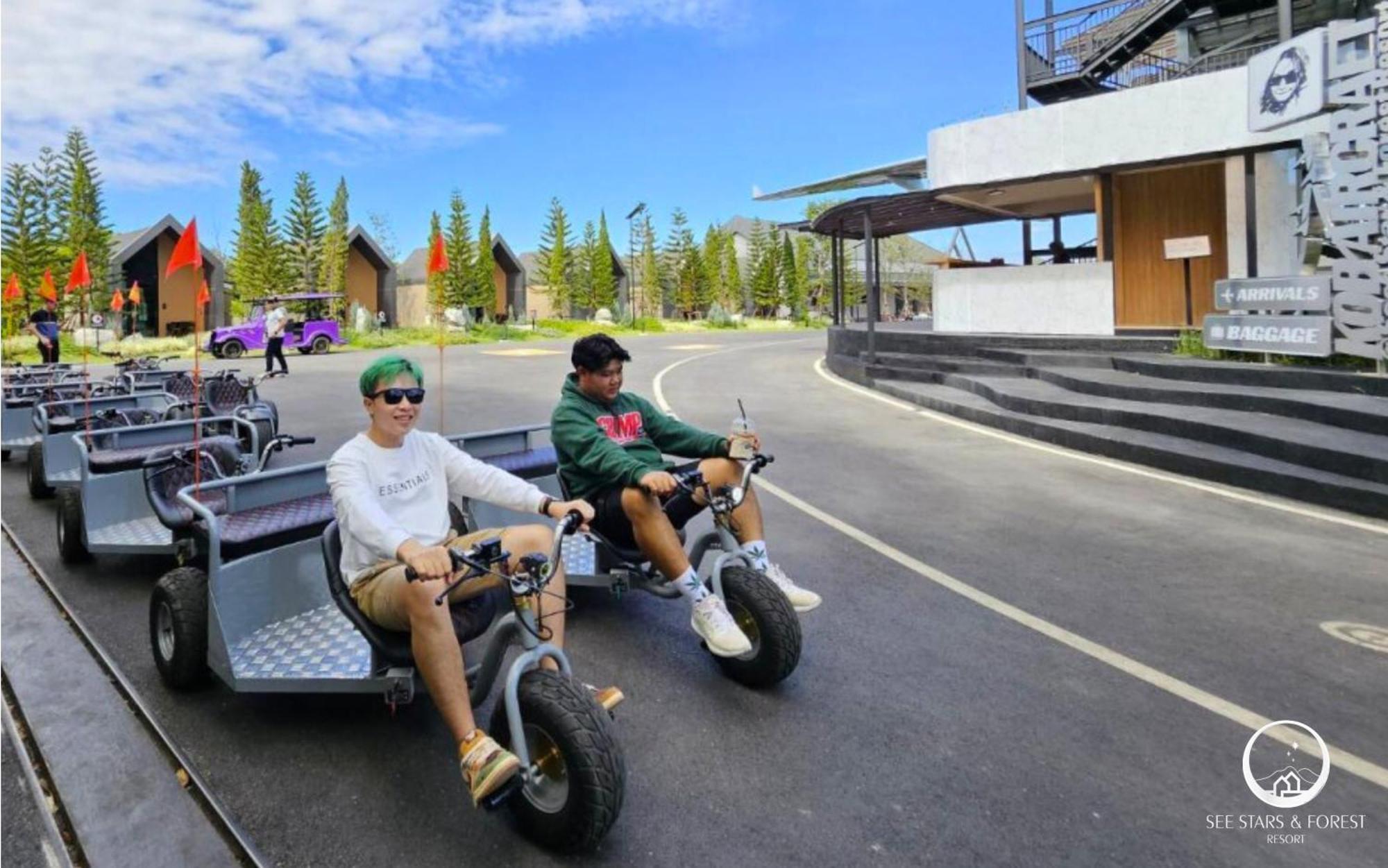 See Stars & Forest Resort Amphoe Sawang Daen Din Luaran gambar